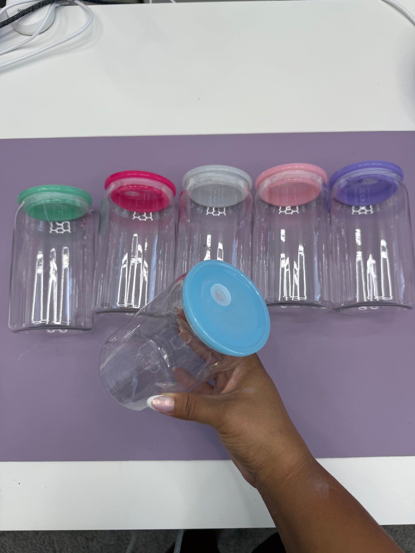 Vasos plásticos 16 oz tapa de colores