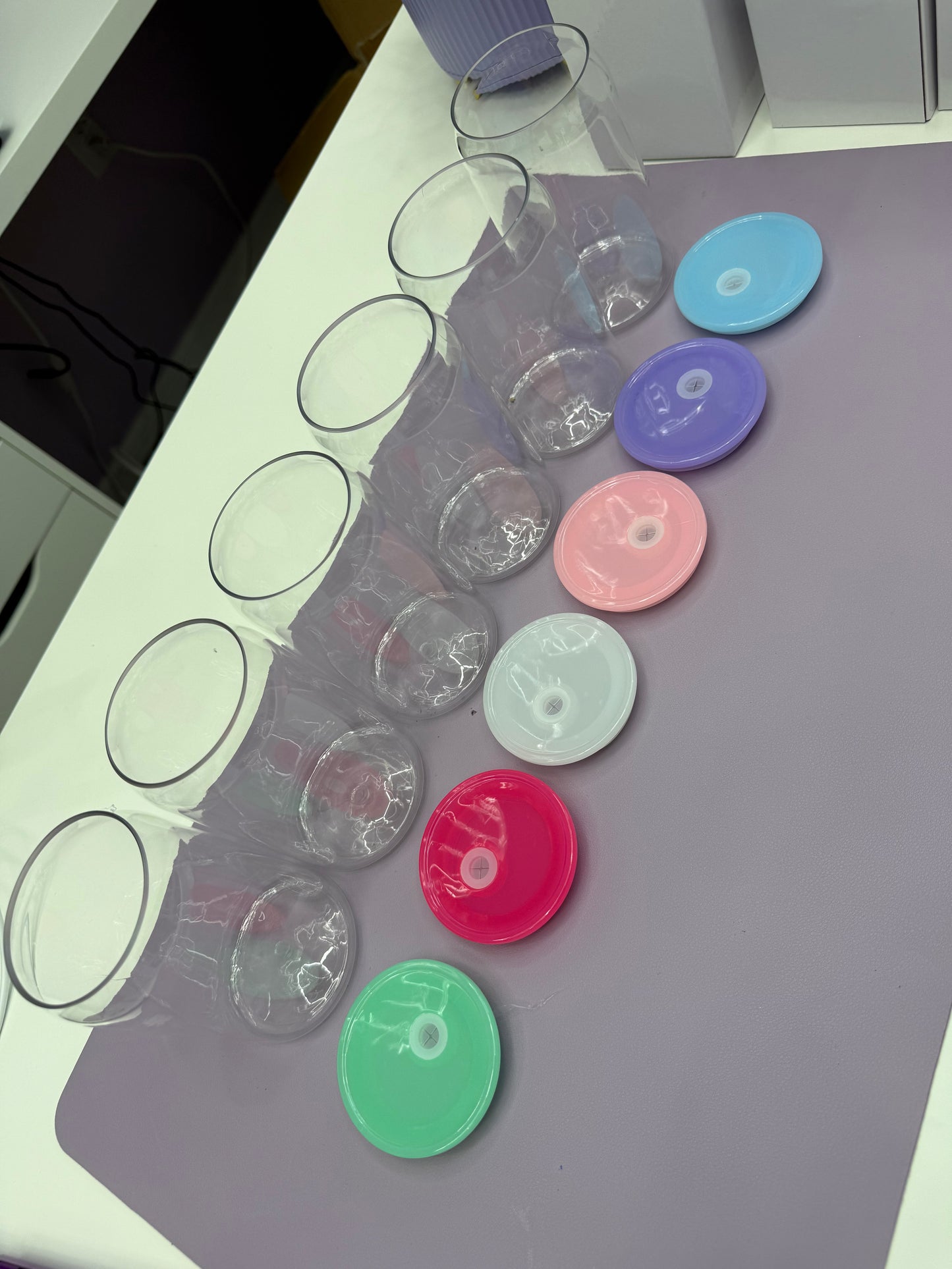 Vasos plásticos 16 oz tapa de colores